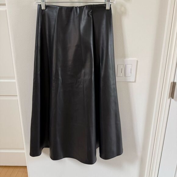 NICK&NICOLE Closet Minimal Eco Leather Midi A-line Black Skirt S NWOT - Picture 5 of 15